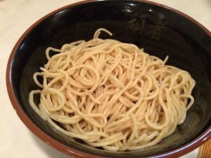 While Akemi went with the thin noodles