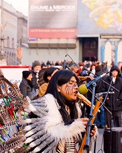 Native American entertainer in Milan