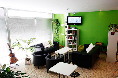 Common area at Albareda Youth Hostel in Barcelona.