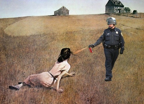 Pepper-spray-cop9