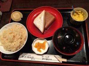 Akemi's oden lunch setto, minus the daikon that has yet to arrive.