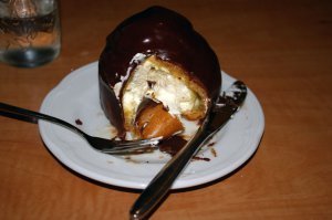 cream puff, Den Bosch, profiterole, puff pastry, food, culture, Holland