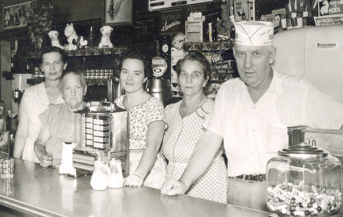 ConeyIslandCafecropped