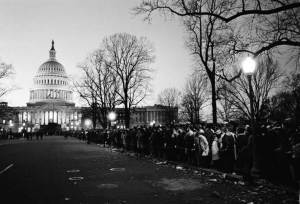 line to rotunda