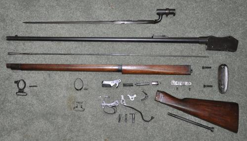 The Martini-Henry disassembled, with Pattern 1876 bayonet as used in the <br />Sudan.