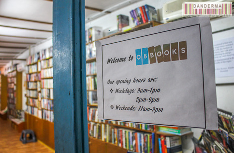 q8bookstore-001