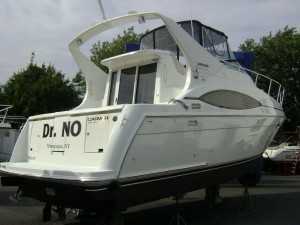 Carver 350 Mariner Exterior