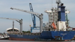 130328104336_vinalines_vietnam_464x261_afp