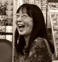 Debbie headshot 300w