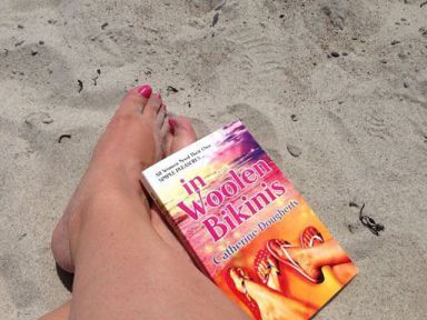 in woolen bikinis Donna