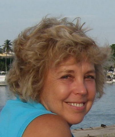 Caroline Hoisington photo by the seaside