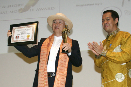 20131204-change-sweeps-14-awards-at-international-film-festival-ceremony