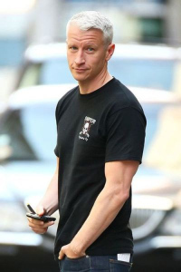 eye-candy-anderson-cooper-101