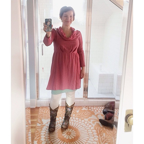 Today I'm wearing the most cozy layers I own. This little tiny practice of intention and self care is especially helpful lately on these days feel especially full and fast. #thewearyourjoyproject