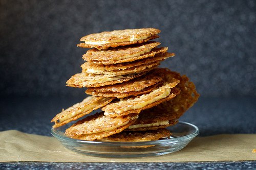pecan florentines with eggnog filling
