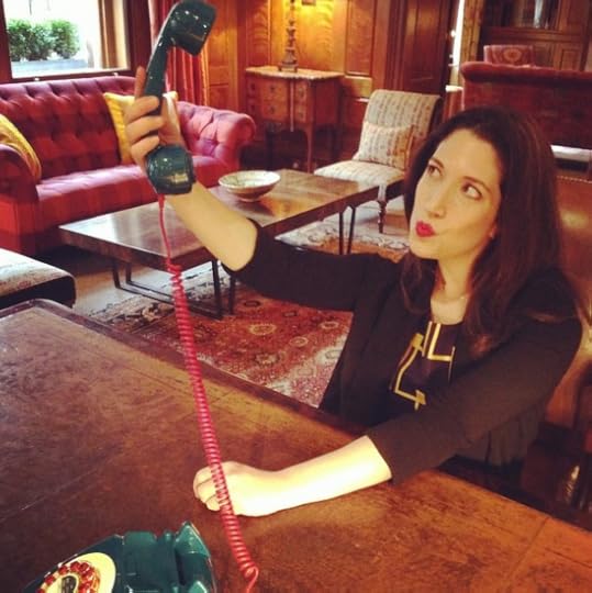 Does this thing take selfies? 