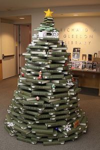 Christmas-Book-Tree2