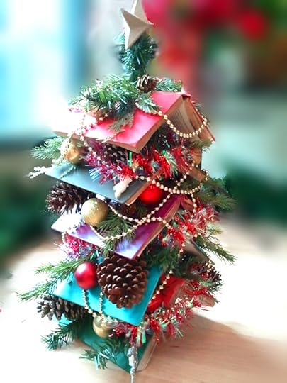 book christmas tree