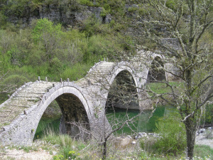 Three-arch-bridge-Plakida-near-Kipi