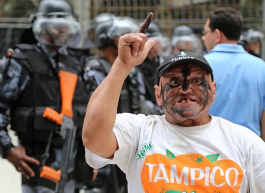 FBL-WC2014-BRAZIL-MARACANA-PROTEST