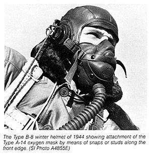 English: A-9 oxygen mask with B-6 winter helme...