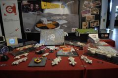 Pas plus de la moitié des maquettes Cosmos 1999 sur cette photo