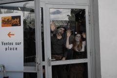 Ils sont drôles vu comme ça mais on est vachement mieux dehors