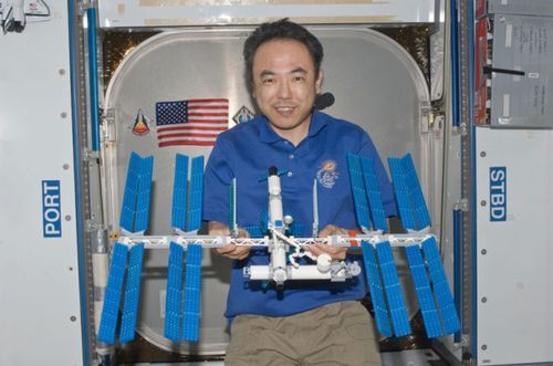Legoiss_610x404