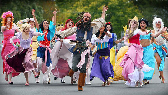 photo funny-Disney-princesses-chasing-Jack-Sparrow_zpsdac3d8e1.jpg
