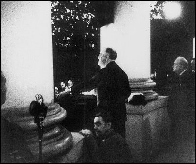 FDR and Winston Churchilo in White House 122441; Wikimedia Commons