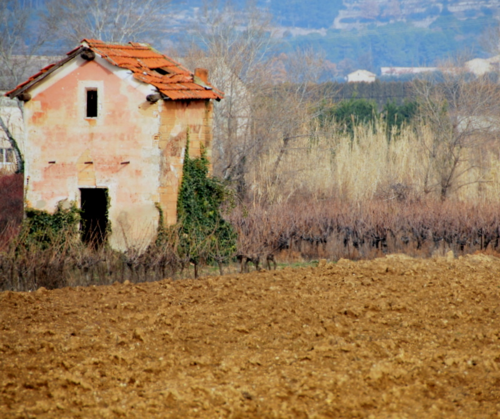 Provencal shelter (c) Kristin Espinasse