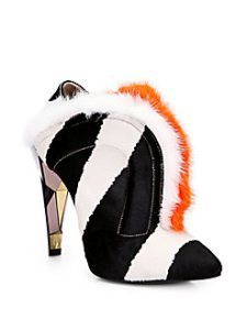 Do you hear the sound of pounding hooves?