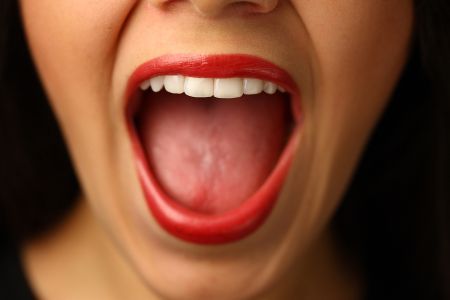 Open mouth, praise God
