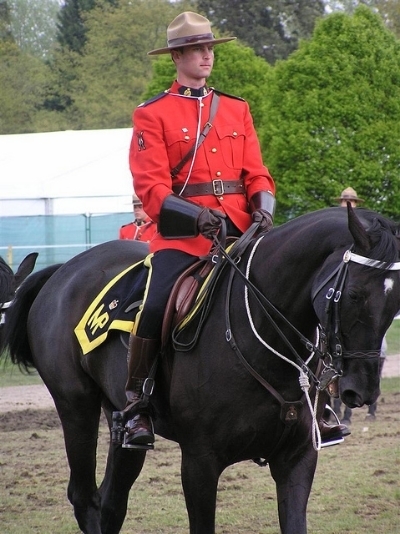  photo Mountedpolice_zpsd07b40c2.jpg