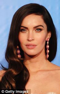 article-2303091-16EC9884000005DC-579_196x307