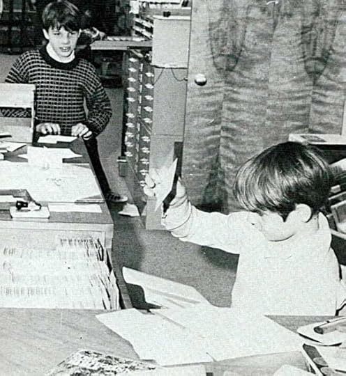 LibraryDesk72