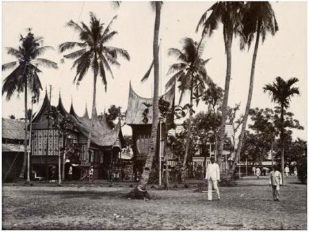 5cb6b181c002cad834c455d01285888d_minang-saisuak-paviliun-minangkabau-di-pameran-kolonial-semarang-1914