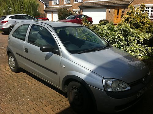 Doctor Who star Matt Smith gives car to charity auction!