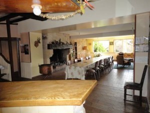 Excideuil house with long table