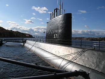 English: The USS Nautilus permanently docked a...