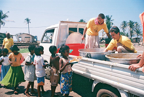 paul-feedingSriLanka-500