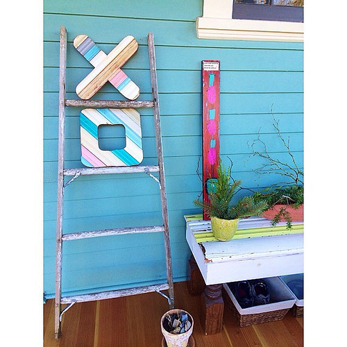 Been feeling a little quiet over here. Realizing that I've barely snapped a photo in the last week or so. Also realizing that the practice of noticing moments and then capturing them is a huge joy and spirit lifter for me. It's all a practice, no? Gonna t