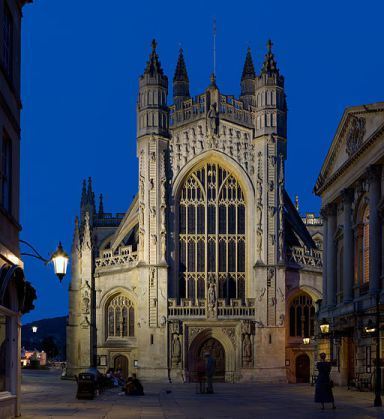 Bath Abbey at twilight. (Photo by DAVID ILIFF. License: CC-BY-SA 3.0)