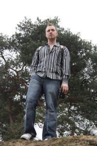 Dan Thompson Author Pic 2