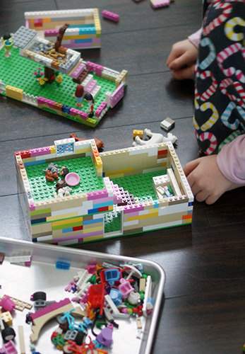 Organizing Legos {And Free Printable Labels!}