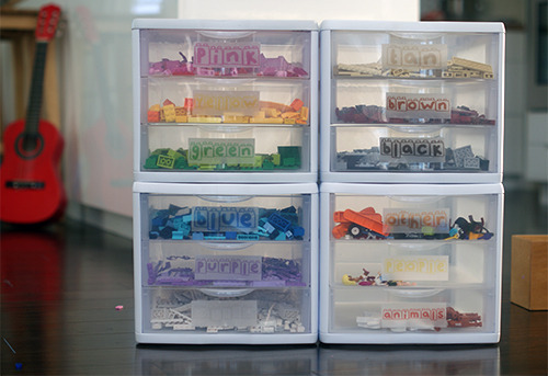 Organizing Legos {And Free Printable Labels!}