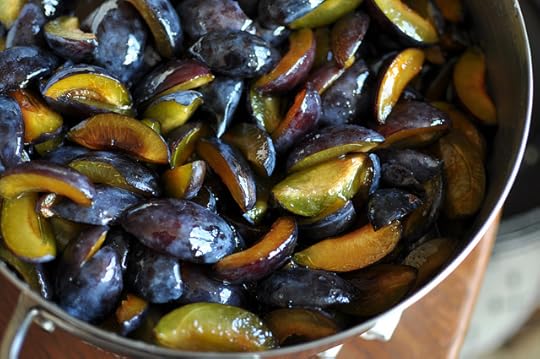 Italian prune plums
