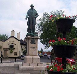 R lee [CC-BY-SA-2.0 (http://creativecommons.org/licenses/by-sa/2.0)], via Wikimedia Commons