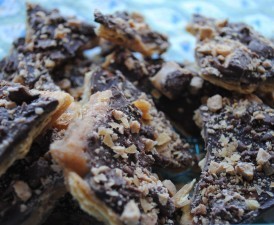 heath bar saltine toffee close up[6]