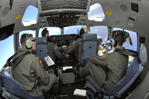 C-17_cockpit_2007-01-19.jpg